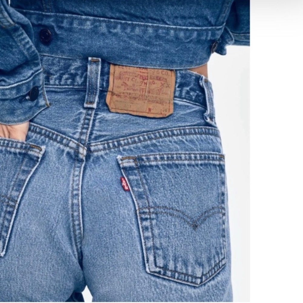 Vintage Levis 501 Original Button Fly High Waist Straight Leg 5 Pocket Jeans